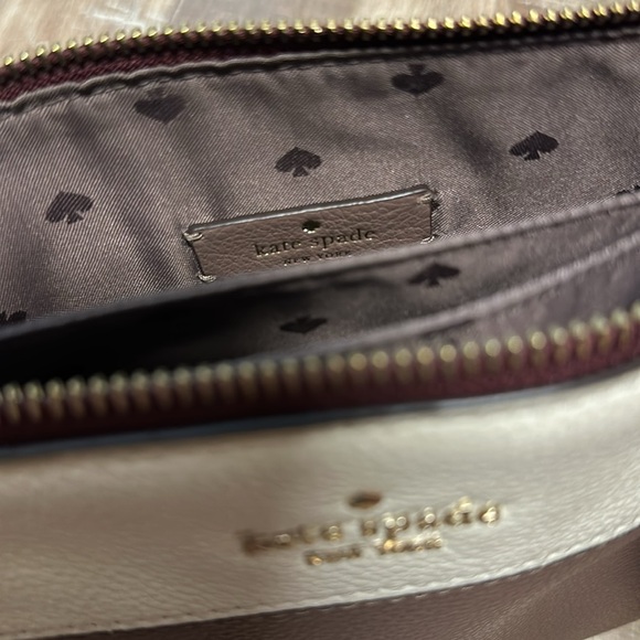 Kate Spade bag with four pockets inside cream and taupe color - Picture 4 of 5
